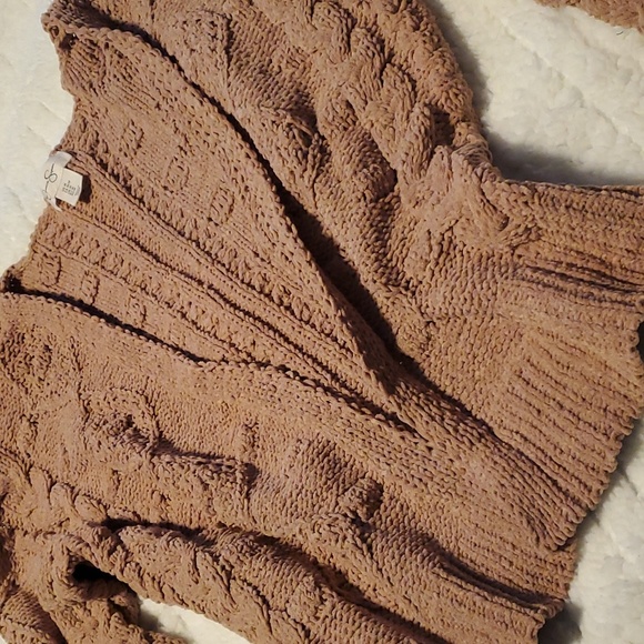 Jessica Simpson sweater, medium, mauve-rose color - Picture 4 of 7